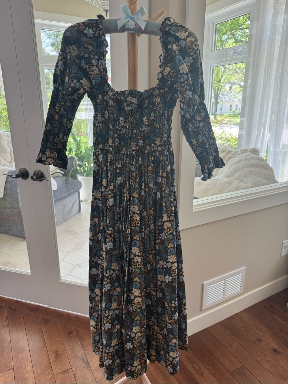 DÔEN Floral Smocked Maxi Dress Small Blue Puff Sleeve Cottagecore - Picture 1 of 5